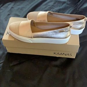 Gold kaanas sneakers